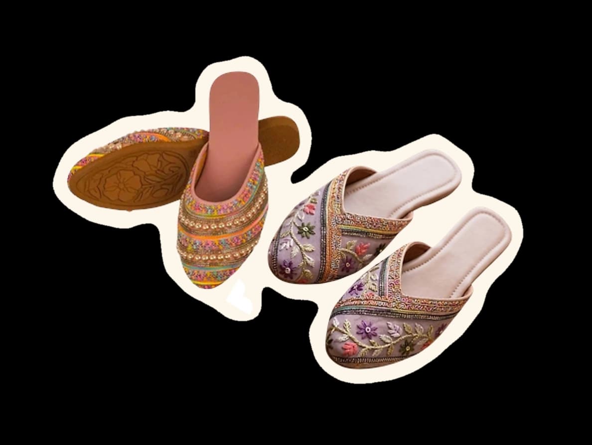 Embroidered juttis